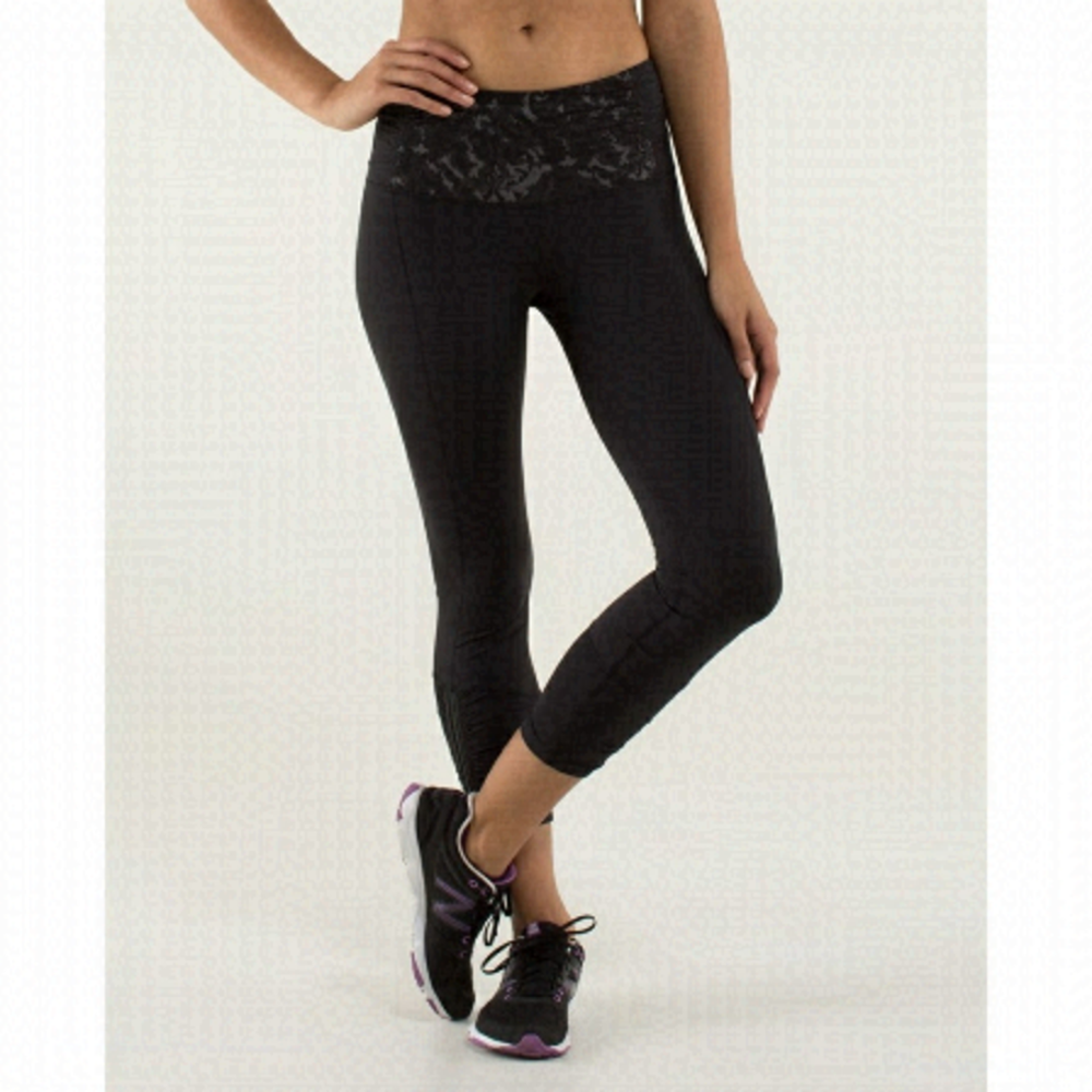 LULULEMON Runday Crop Black / Beautiful Baroque Black Leggings 4